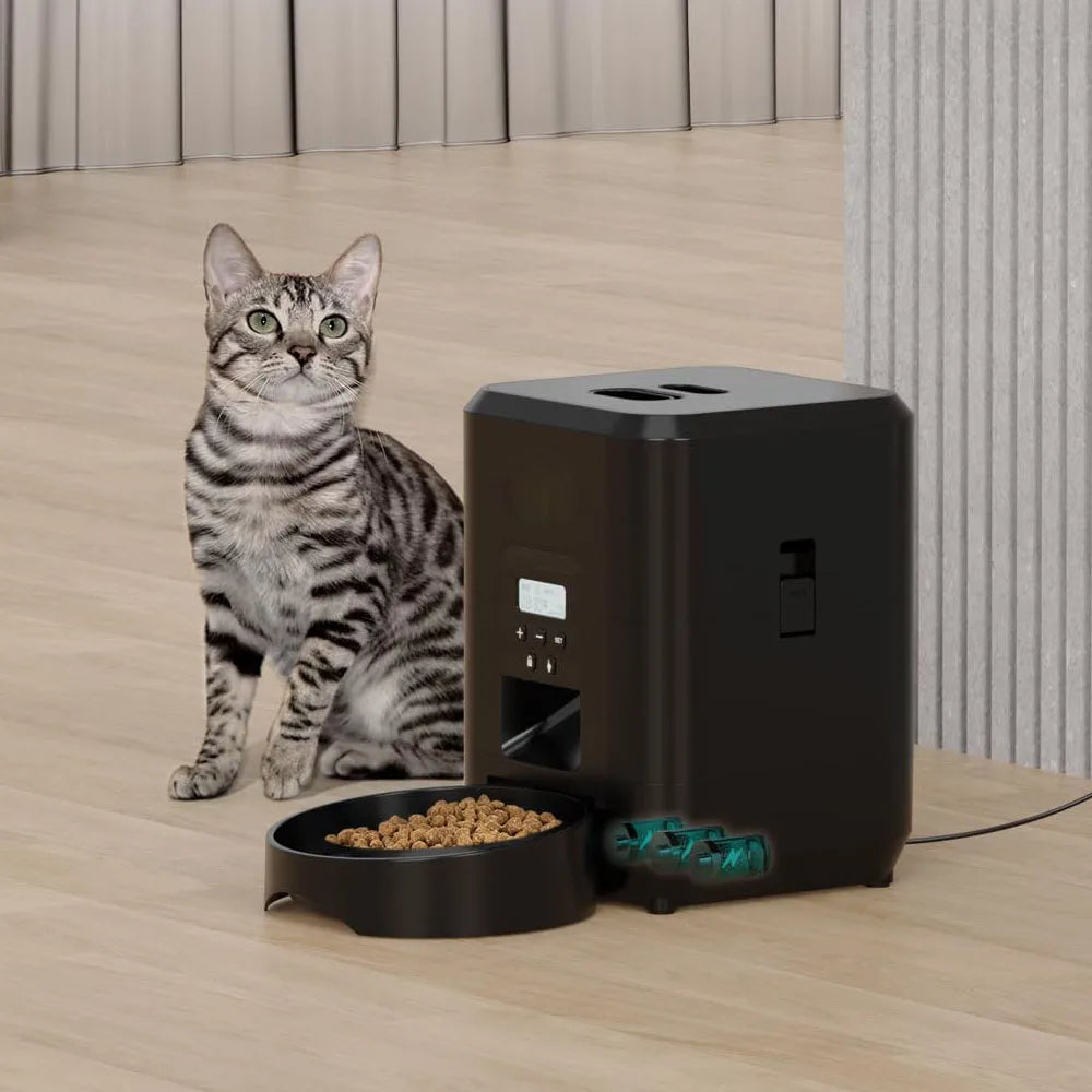 Smart Automatic Pet Feeder for Cats and Dogs - detail view